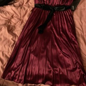 SMALL Women’s & Teens’ “CITY TRIANGLES” RED DRESS. PERFECT CONDITION, CLEAN